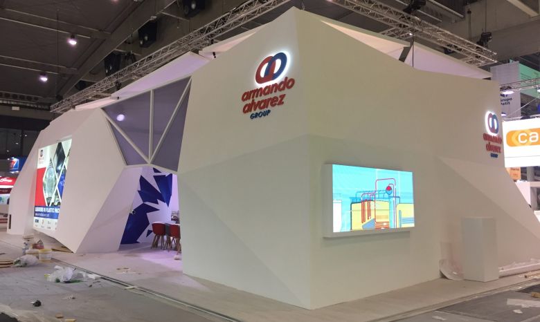 Stand armando alvarez group - Carpintería Aram